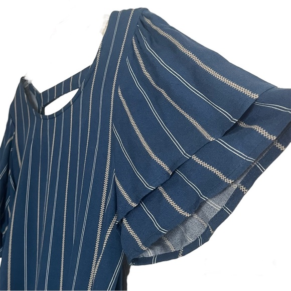 ηεω twenty second Pin-Stripe Open-Back Flutter-Sleeve Lightweight Scoop-Neck Top - Picture 8 of 11